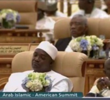 Sommet de Riyad : le président gambien Adama Barrow dort pendant le discours de Donald Trump