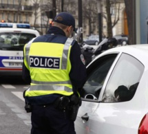 Il arrive au bac... escorté par les gendarmes