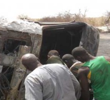 Vidéo: Un bus transportant des étudiants percute un camion chargé de ciment, 2 morts et plusieurs blessés…Regardez