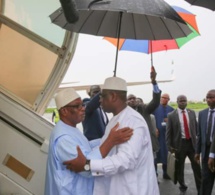 Arrêt sur images: Arrivée du président malien à Dakar pour les obsèques d'Aliou Sow