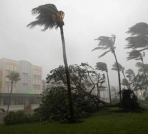 L'œil de l'ouragan atteint la Floride, déjà 500.000 foyers privés d'électricité