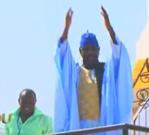 (Vidéo) Acceuil spectaculaire de Serigne Moustapha Sy à Tivaouane: Les talibés tombent en transe