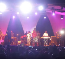 Vidéo : Paris – Chute spectaculaire de Ouzin Keita au concert de Assane Ndiaye