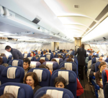 OREILLE BOUCHÉE EN AVION : MÂCHER DU CHEWING-GUM ÇA MARCHE