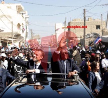 Macky Sall et Emmanuel Macron prennent un bain de foule à Saint-Louis (Photos)