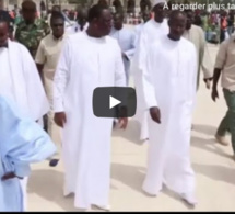 Touba: Le Président Macky Sall a bel et bien enlevé ses chaussures à la Grande mosquée