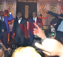 AFRICAN LEADERSHIP AWARD: Youssou Ndour fait danser le ministre sidiki Kaba et le président Mbagnick Diop.