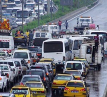 Autoroute à péage bloquée par une coupure de courant