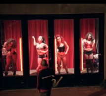 Bruxelles : un homme découvre sa femme derrière une vitrine de prostitution