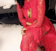 Miss Sénégal déborde avec sa robe rouge trop s*xy,exposant ses lolos  sans soutien gorge