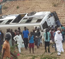 Accident sur l’autoroute à péage: Un bus Tata s’est renversé, plusieurs blessés enregistrés