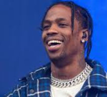 Nouveau coup dur pour le rappeur Travis Scott: il se blesse au genou droit en plein concert !