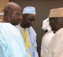 REMISE DU SABRE D’EL HADJI OUMAR : SERIGNE MBAYE SY MANSOUR ET THIERNO BACHIR TALL AU PALAIS