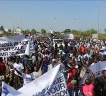 Gambie: Trois morts lors d'une manifestation pour le départ du Président Barrow