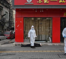 Un homme mort sur un trottoir: l’image choc devient le symbole de l’épidémie de coronavirus