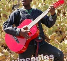 Pape Cheikh Diallo chante du Roméo pour sa Juliette