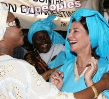 Ségolène Royal en boubou, montre que le Sénégal est sa terre natale