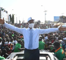 Cellou Dalein Diallo:Conakry est en fête ce soir ! Merci à tous pour cet accueil chaleureux et empli d’amour.