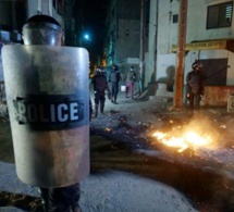 Lynché par une foule en furie : un policier détale oubliant son coupe-coupe et sa casquette