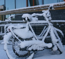 La première tempête de neige depuis 10 ans bloque les transports néerlandais- vidéos