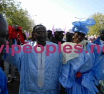 Aboulaye Mbaye Pékh et l'artiste Kiné Lam à la marche du PDS, hier