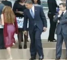 [VIDEO] Sarkozy et Obama mattant les fesses d'une jeune dame!