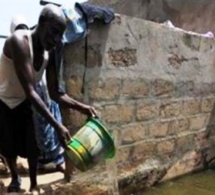 Dakar inondé, Macky se rend nuitamment sur les lieux sinistrés