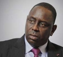 Le président Macky Sall  hué en France