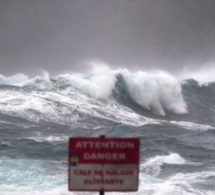 Cyclone Batsirai : 12 blessés recensés, le préfet estime que «le pire n'est pas passé»