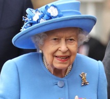 Elizabeth II positive à la Covid-19 : le palais de Buckingham donne les premières nouvelles