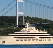 L'Allemagne confisque le méga yacht d'un oligarque russe à Hambourg