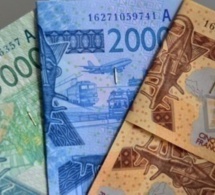 DÉMASQUÉ PAR UN CAMBISTE : Le commerçant détenait de faux dollars et avait ouvert un compte avec un passeport trafiqué