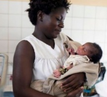 Période postnatale : 60 recommandations pour aider les femmes et les nouveau-nés (OMS)