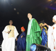 Paris Bercy revivez Youssou Ndour en super forme éclaté le grand public dans la salle d'accor Arena