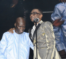 Bercy émouvant Omar Pen la surprise inédite de Youssou Ndour fait vibrer les cœurs des Fans à Paris