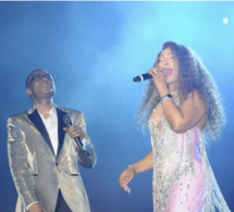 Direct Bercy duo phénoménal de Youssou Ndour et Viviane Chedid dans tenue classe et ultra S*€xy