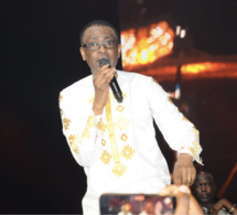 Paris Bercy Youssou Ndour explose avec Abba et Pape Cheikh Diallo la scène avec le son Bouki yi