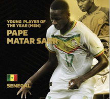 Pape Matar Sarr remporte le trophée du meilleur jeune de l’année ! #CAFAwards2022