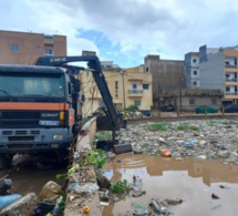 Photos/Videos: Les déchets ralentissent l'évacuation des eaux