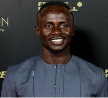 Ballon d’Or : Sadio Mané arrive à la cérémonie et son accoutrement émerveille les fans