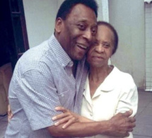 En image : Le Roi Pelé avec sa mère Céleste,100 ans en novembre dernier et qui vit toujours