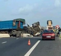 Autoroute à péage : Une collision entre un minicar et un camion fait 5 morts