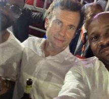 Macron fait la fête en boite de nuit avec Fally Ipupa à Kinshasa