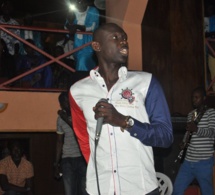 "Rakadiou show" Pape Diouf enflamme le Ravin Night club.