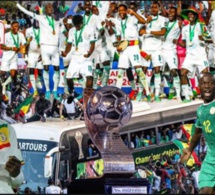 Arrivée des Lionceaux vainqueurs en finale face à la Gambie. Regardez