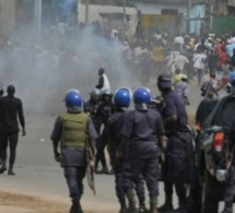 Ousmane Sonko refuse de passer par la Corniche Ouest : Des tirs de gaz lacrymogènes pour disperser la foule...