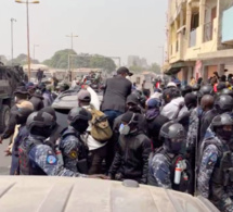 Dernière minute: Les choses dégénèrent, les forces de l’ordre arrosent le cortège d’Ousmane Sonko