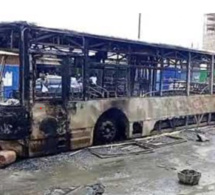 Des bus Dakar Dem Dikk brûlés, le trafic suspendu