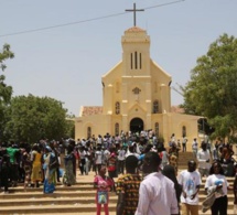 Chemin de croix à la Cité Soprim : Les catholiques de la communauté Saint Michel, rappellent les dures péripéties de Jésus-Christ