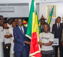 Cérémonie de remise du drapeau National à l'équipe nationale U-20 par le PM, Ministre des sports